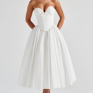NWT Strapless Corset White Midi Dress